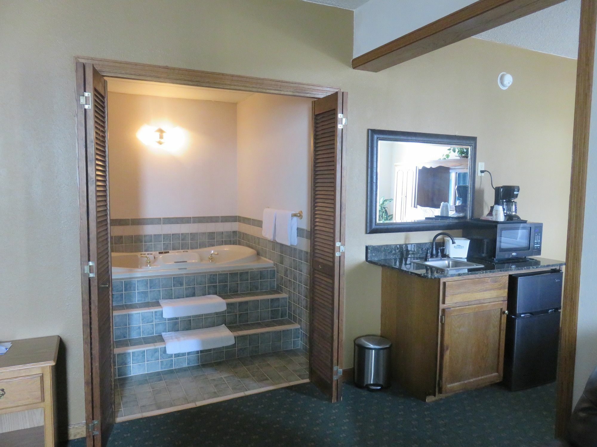 Baymont By Wyndham Fargo Hotel Exterior photo
